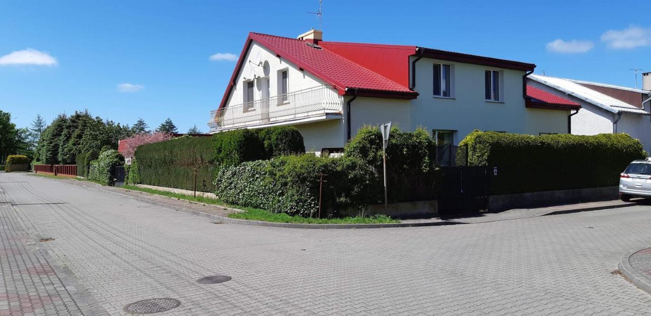 Willa Podkowa Grzybowo  Buitenkant foto